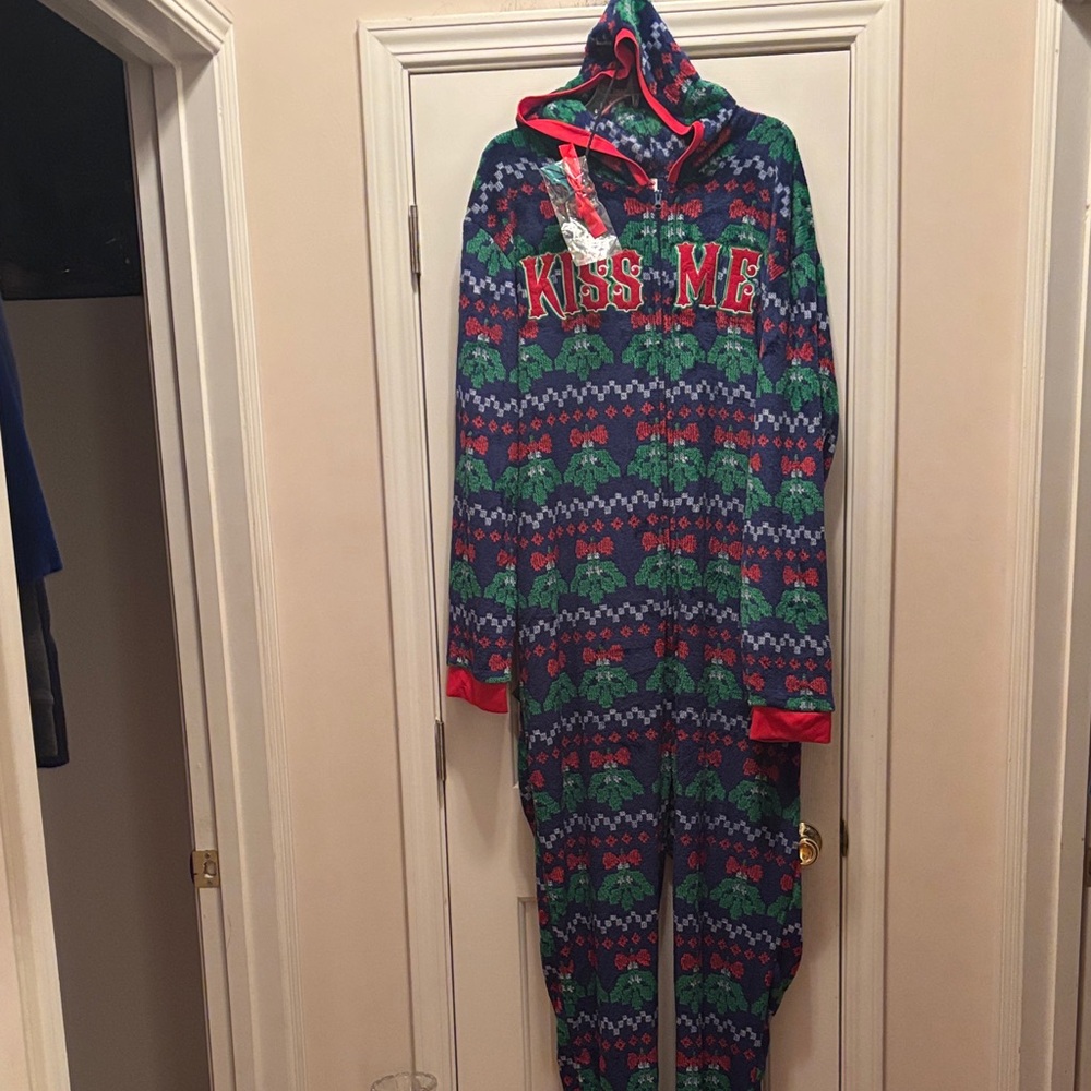 NWT Holiday Time Mistletoe Festive Onesie